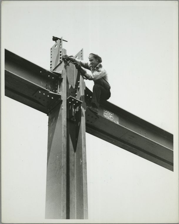 photos of Ironworkers during work