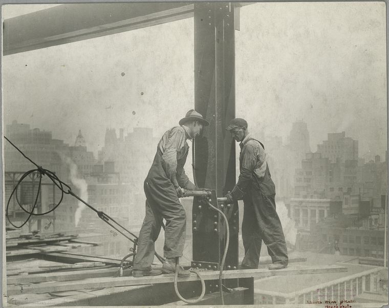 photos of Ironworkers during work