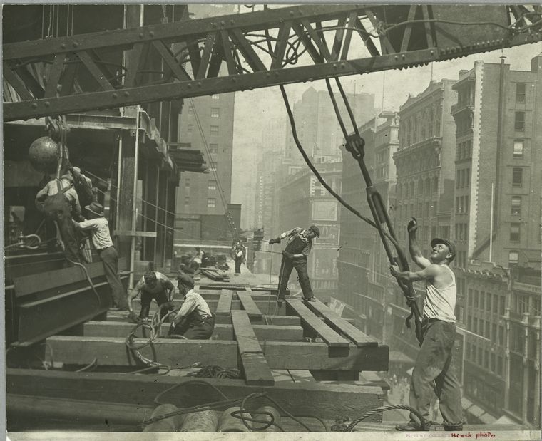 photos of Ironworkers during work