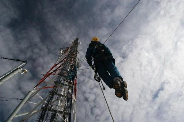 Terrifying Realities of Cell Tower Climbers